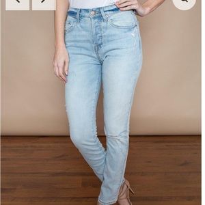 PISTOLA NICO SEEKER HIGH RISE DISTRESSED JEANS (27)